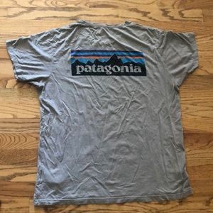 Mens large slim fit Patagonia t shirt